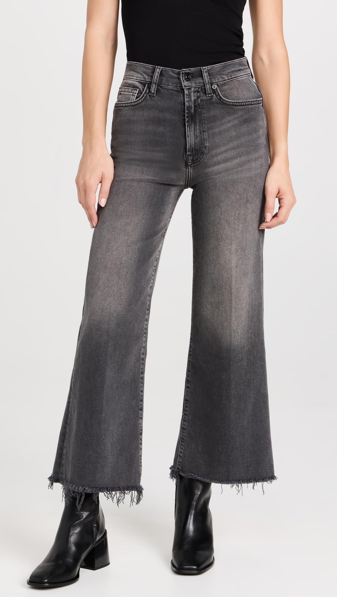 7 For All Mankind Women's Ultra High Rise Cropped Jeans - Slimming Stretch Denim Pants for Casual & Night Out | Perfect for Date Nights, Brunch & Weekend Wear