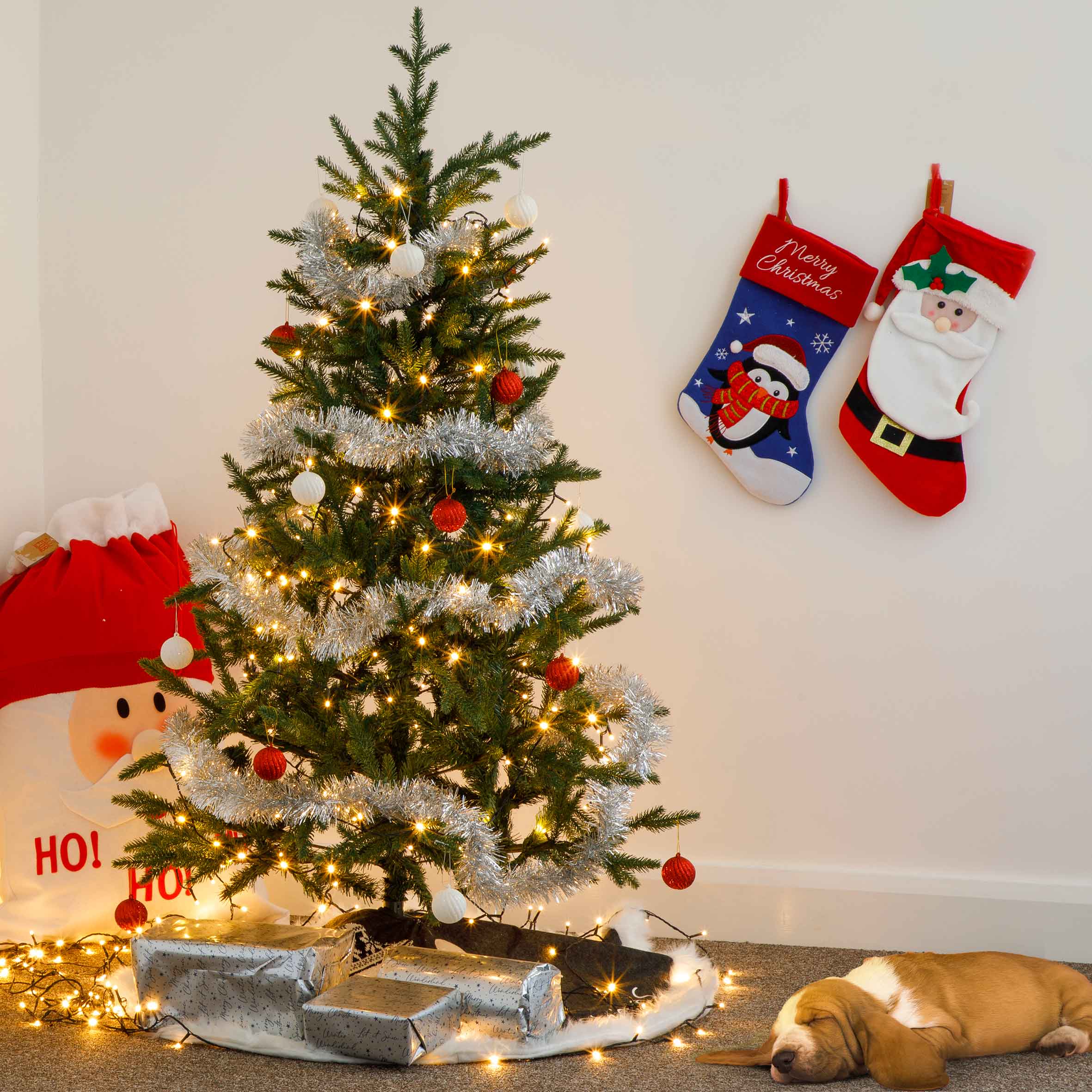 5ft Artificial Hinged Christmas Tree with 750+ PE Tips & PVC Interior - Premium Holiday Decor for Living Room, Office & Party (DH44)