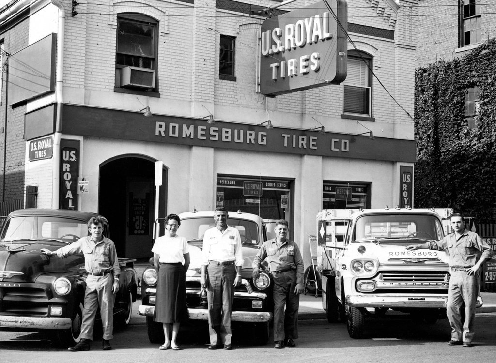 Looking Back Berkeley County: Volume II - Historical Photos & Stories of Berkeley County | Perfect for Genealogy Research & Local History Enthusiasts