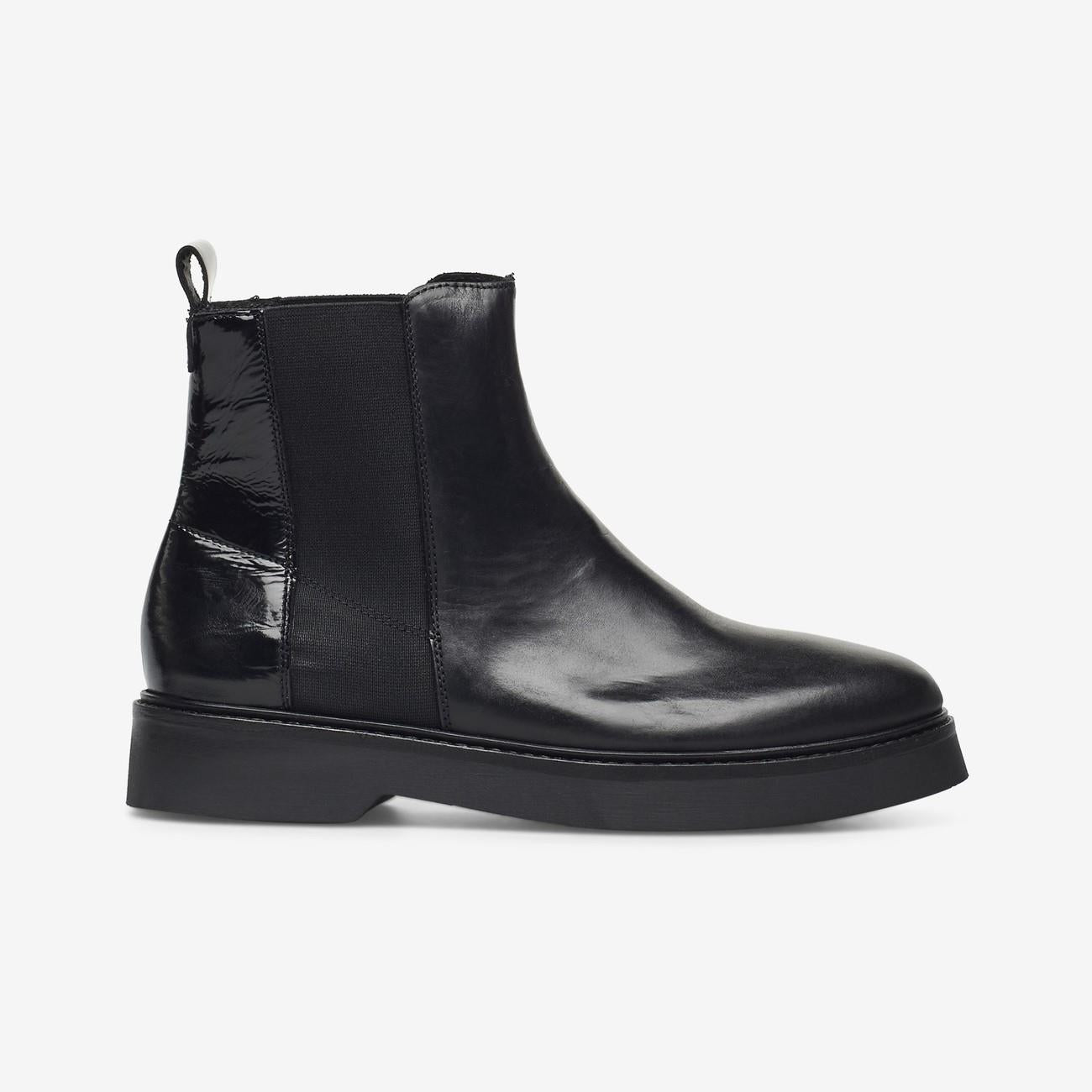 Billie Chelsea Boots for Women - Waterproof Leather Ankle Boots (Black) - Perfect for Fall, Winter & Casual Outfits