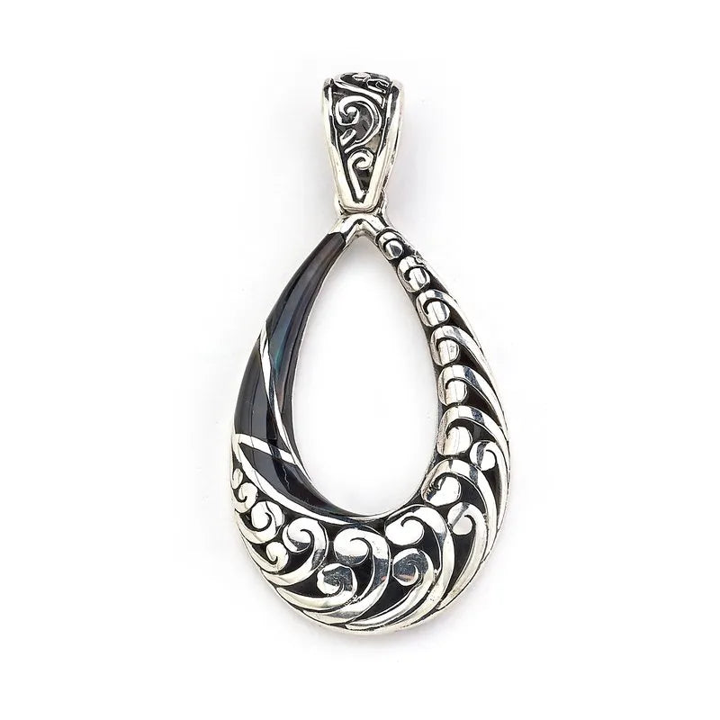 Black Shell Embrace Pendant - Elegant Necklace for Women, Perfect for Everyday Wear, Date Nights & Special Occasions