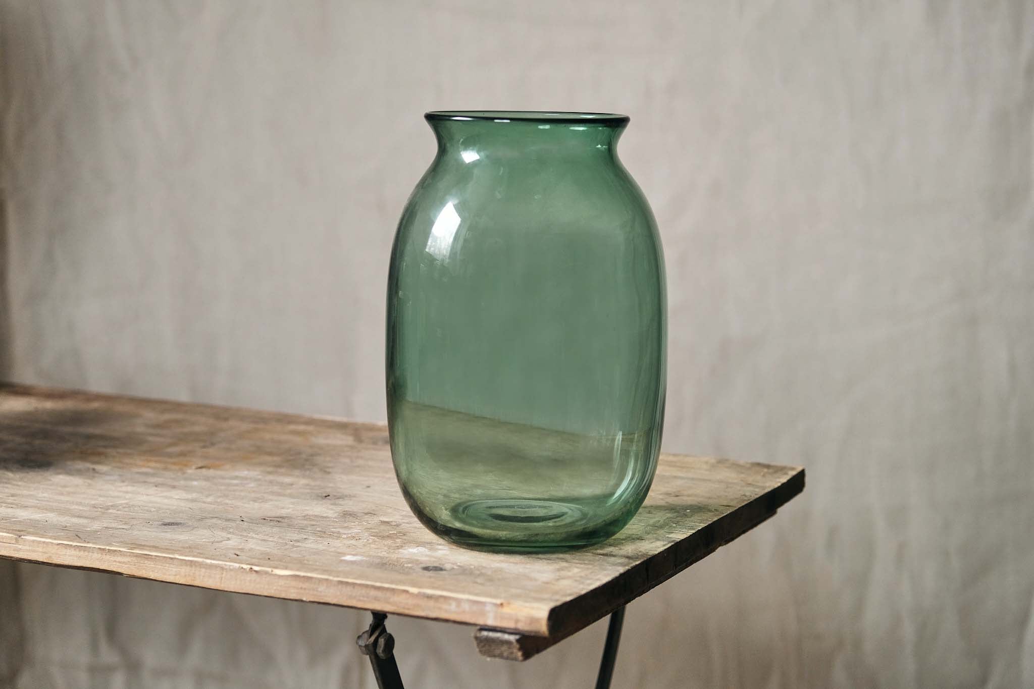 Bright Green Glass Vase - Elegant Home Decor for Flowers, Centerpieces & Wedding Decorations | Perfect for Living Room, Dining Table & Gift Giving