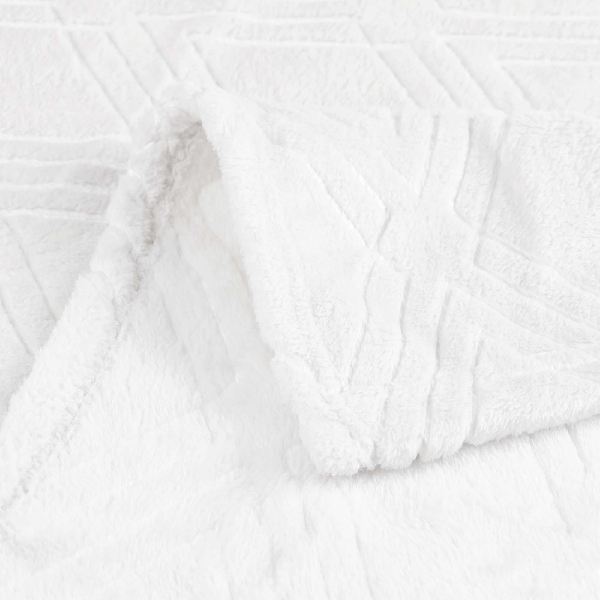 Premium Alaska Diamond Plush Fleece Blanket - Ultra Soft & Cozy Throw for Bed, Sofa, and Travel - Warm Winter Blanket for Home, Office, and Camping