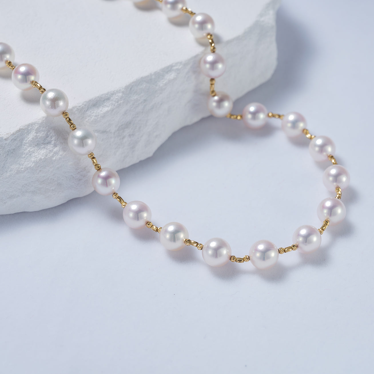 18K Gold Lustrous Aurora Akoya Pearl Necklace KN00190 - Elegant Jewelry for Weddings, Parties & Special Occasions
