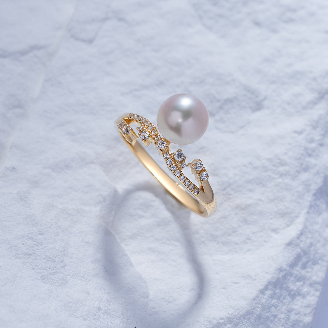 18K Gold Freshwater Pearl Ring KR00041 | Elegant Pearl Jewelry for Women - Perfect for Weddings, Anniversaries & Special Occasions