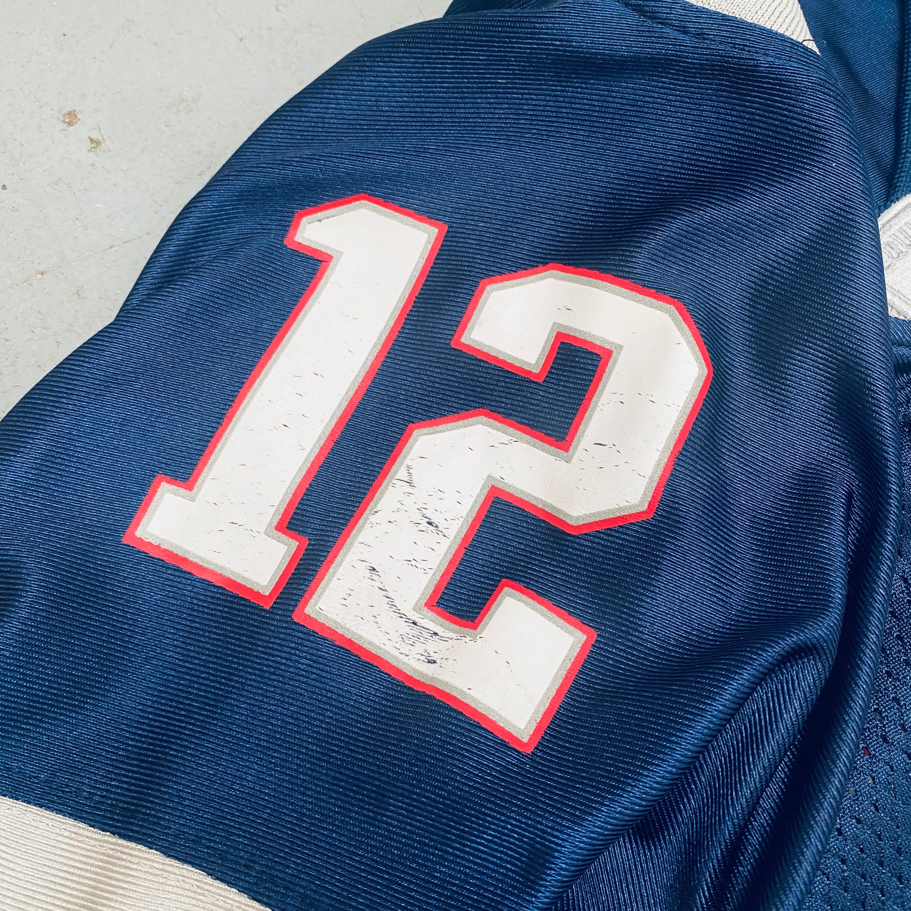 New England Patriots Tom Brady 2003/04 Jersey - XL Size - Authentic NFL Football Jersey for Fans, Collectors & Game Day Outfits