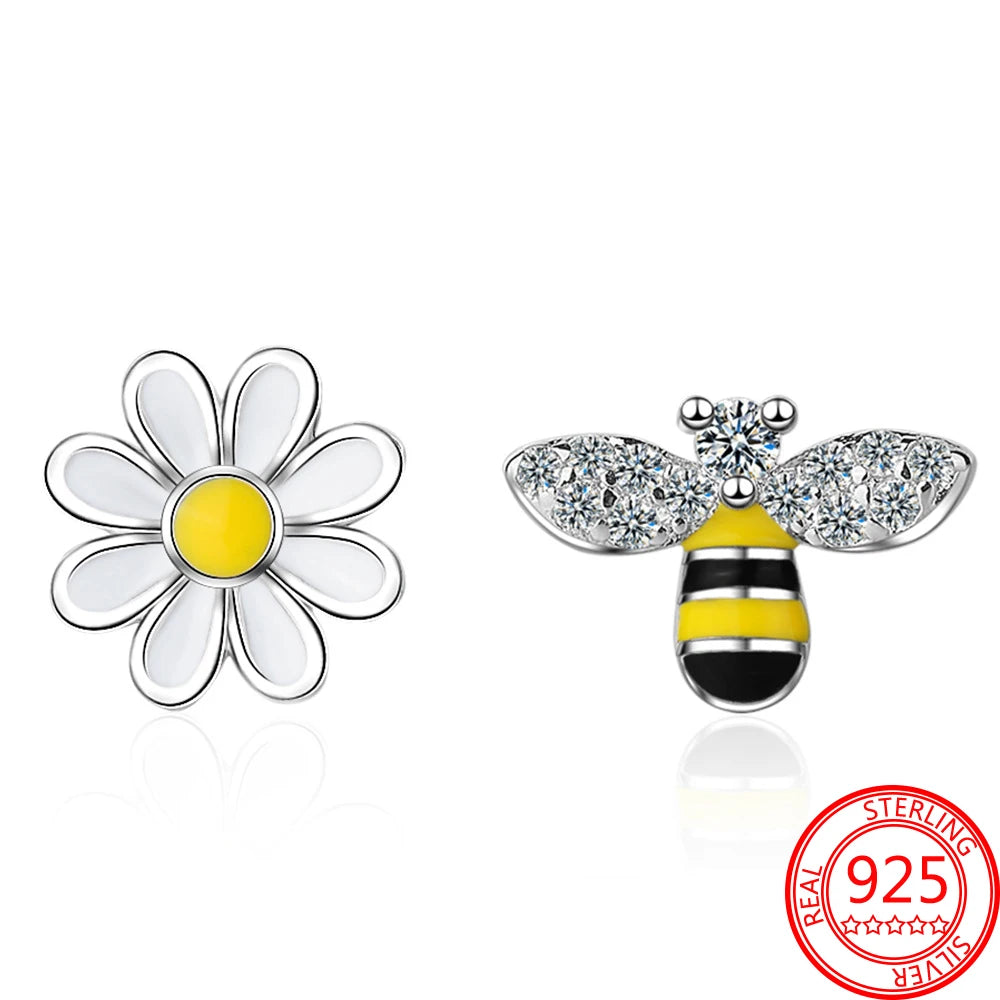Cute Bee Earrings for Girls - Gold Plated Dainty Honeycomb Jewelry Gift for Women & Teens - Perfect for Everyday Wear, Parties & Gifts