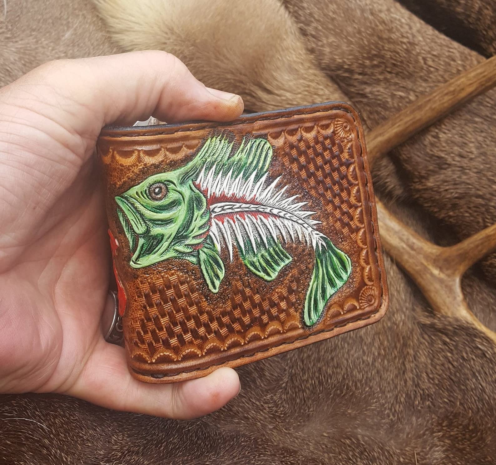 Handcrafted 3D Genuine Leather Wallet for Men - Custom Engraved & Hand-Painted Fishing Design - Personalized Bass Fish Carved Wallet - Perfect Gift for Anglers & Outdoor Enthusiasts