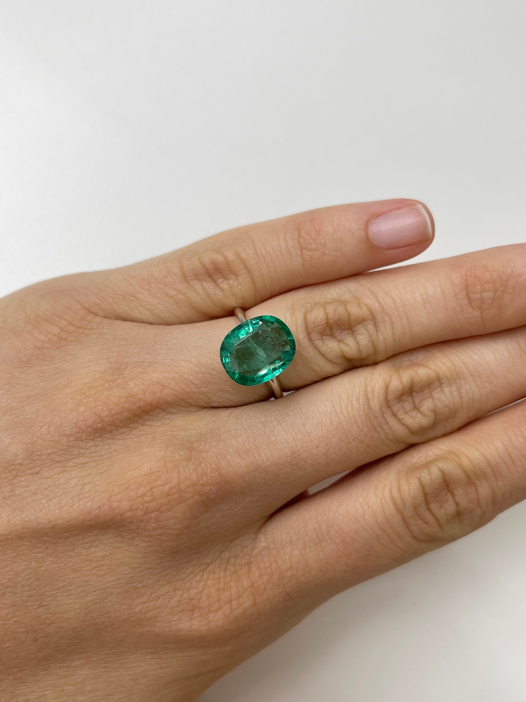 5.09 Carat 13x11mm Natural Zambian Emerald - Bubbly Hybrid Cushion/Oval Cut Loose Gemstone for Jewelry Making & Engagement Rings