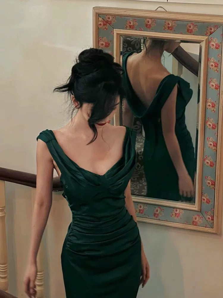 Mermaid Emerald Green Prom Dress - Sexy Evening Gown for Women - Formal Gown J6471 - Perfect for Homecoming, Prom Night & Special Occasions