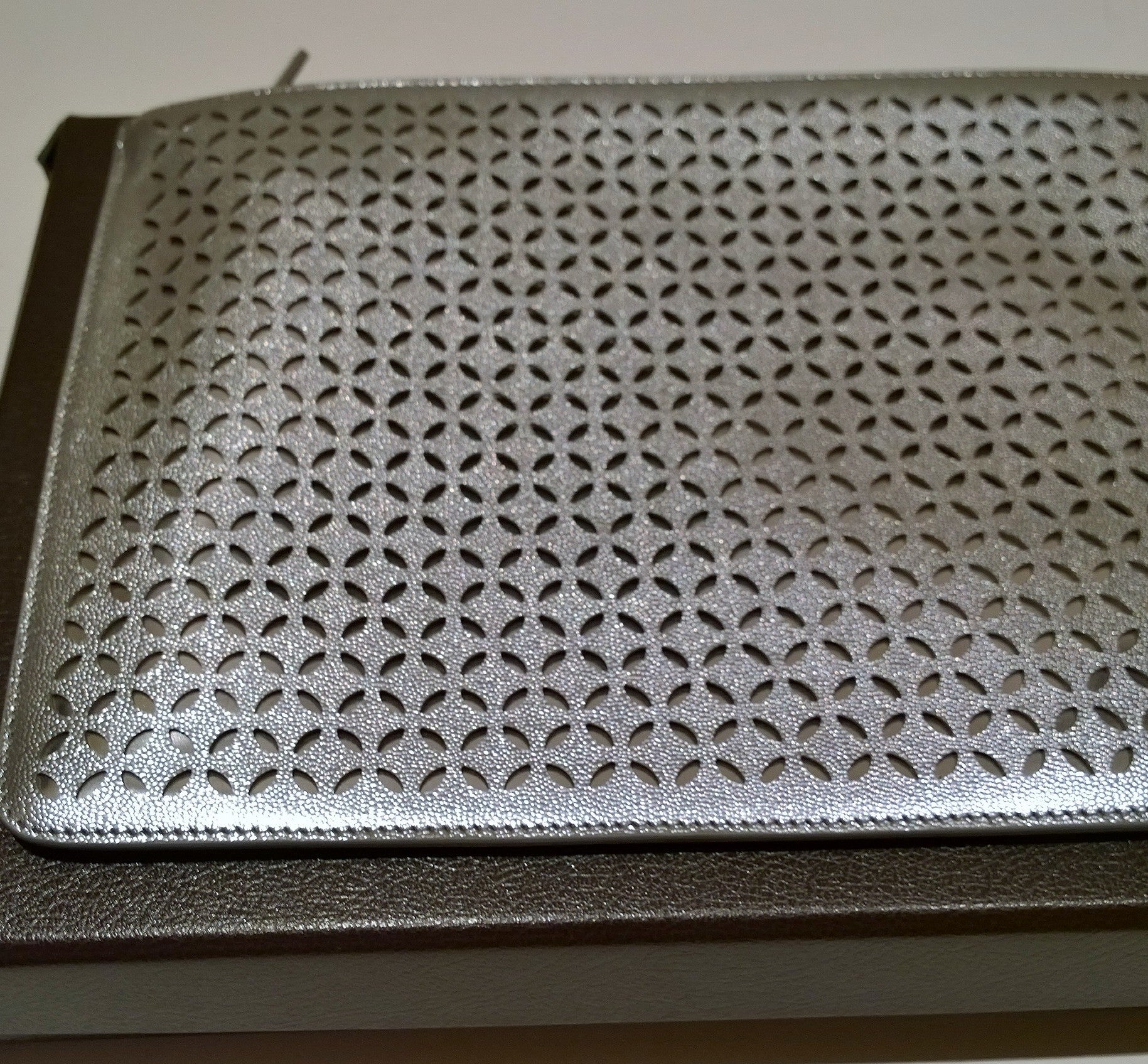 Alaia Silver Leather Arabesque Clutch Bag - Laser Cut Evening Clutch for Women, Perfect for Parties, Weddings & Special Occasions
