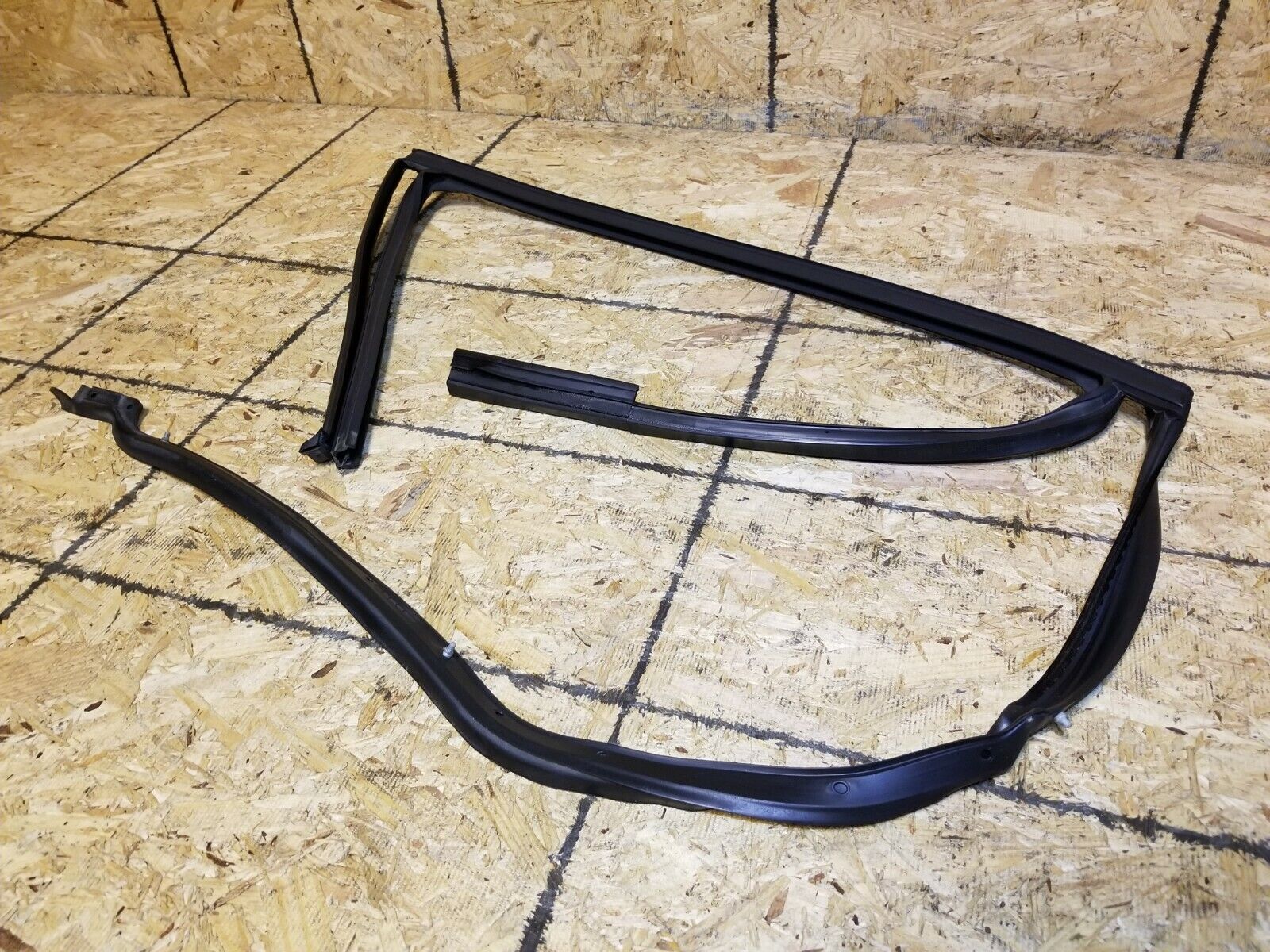 2002 2003 2004 Volkswagen Passat B5 Sedan Rear Left Driver Side Door Window Weatherstrip Seal - OEM Replacement Part for Car Window Protection & Weatherproofing