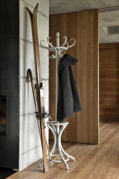 GTV Wooden Coat Stand with Hooks - Sturdy and Stylish Clothes Rack for Jackets, Hats, and Bags - Perfect for Entryway, Bedroom, or Office Organization