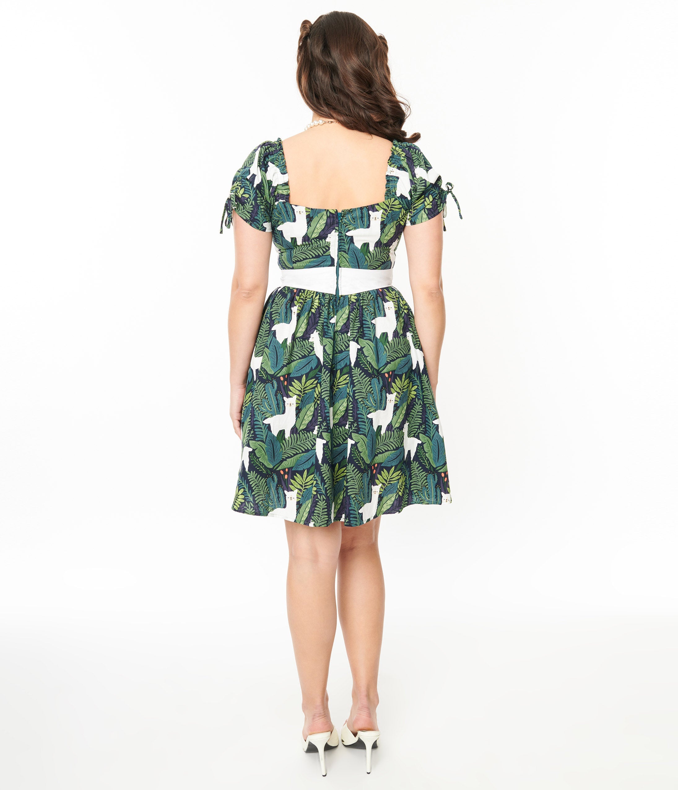 Vintage 1950s Green Leaf & Llama Print Cotton Dakota Flare Dress - Retro Swing Dress for Women, Perfect for Cocktail Parties, Tea Dances & Vintage Fashion Events