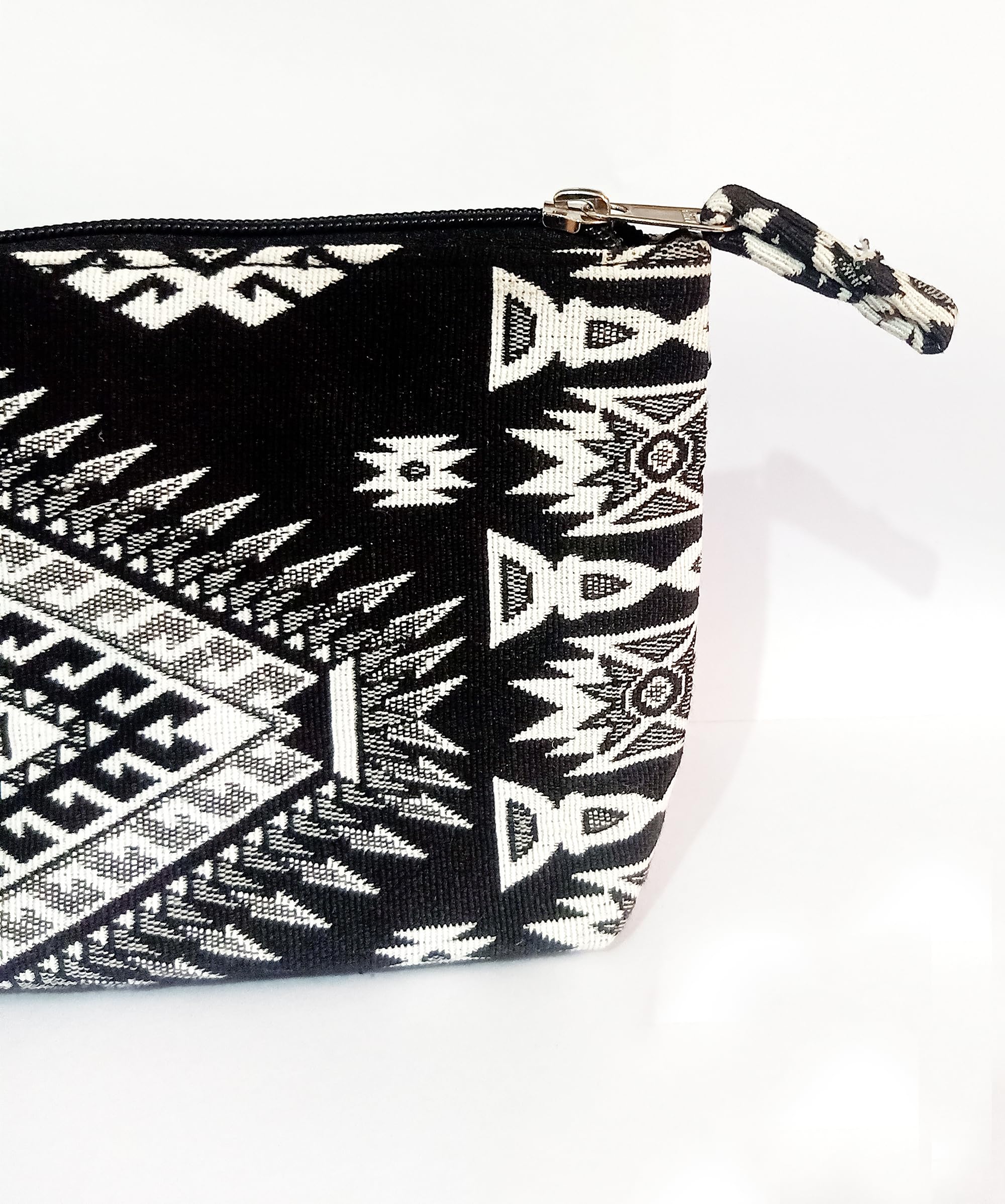 Kartbrink Women's Makeup Pouch - Waterproof Travel Cosmetic Bag Organizer with Mandala Design - Perfect for Toiletries, Makeup Brushes & Beauty Accessories - Ideal for Travel, Gym & Everyday Use
