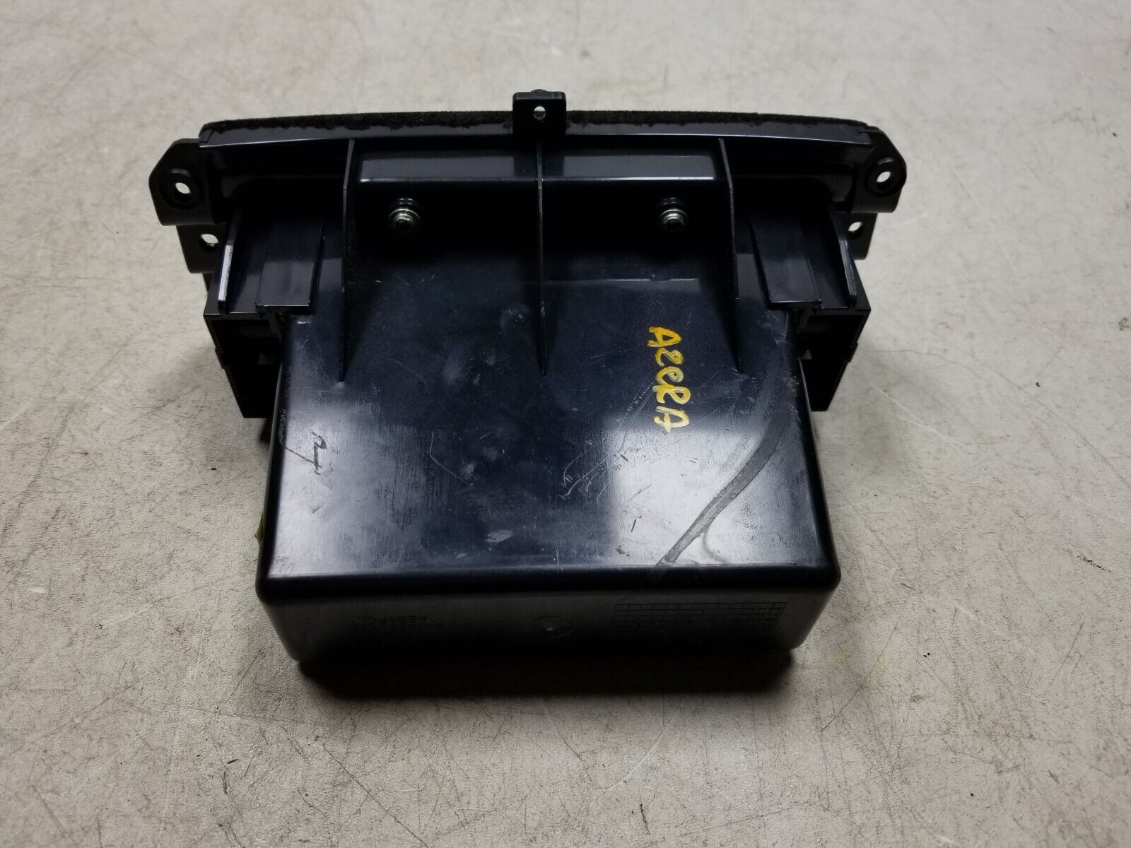 Original Hyundai Azera Center Dash Storage Console Ashtray Compartment OEM 2006-2010 - Perfect for Car Organization & Smoking Accessories Storage