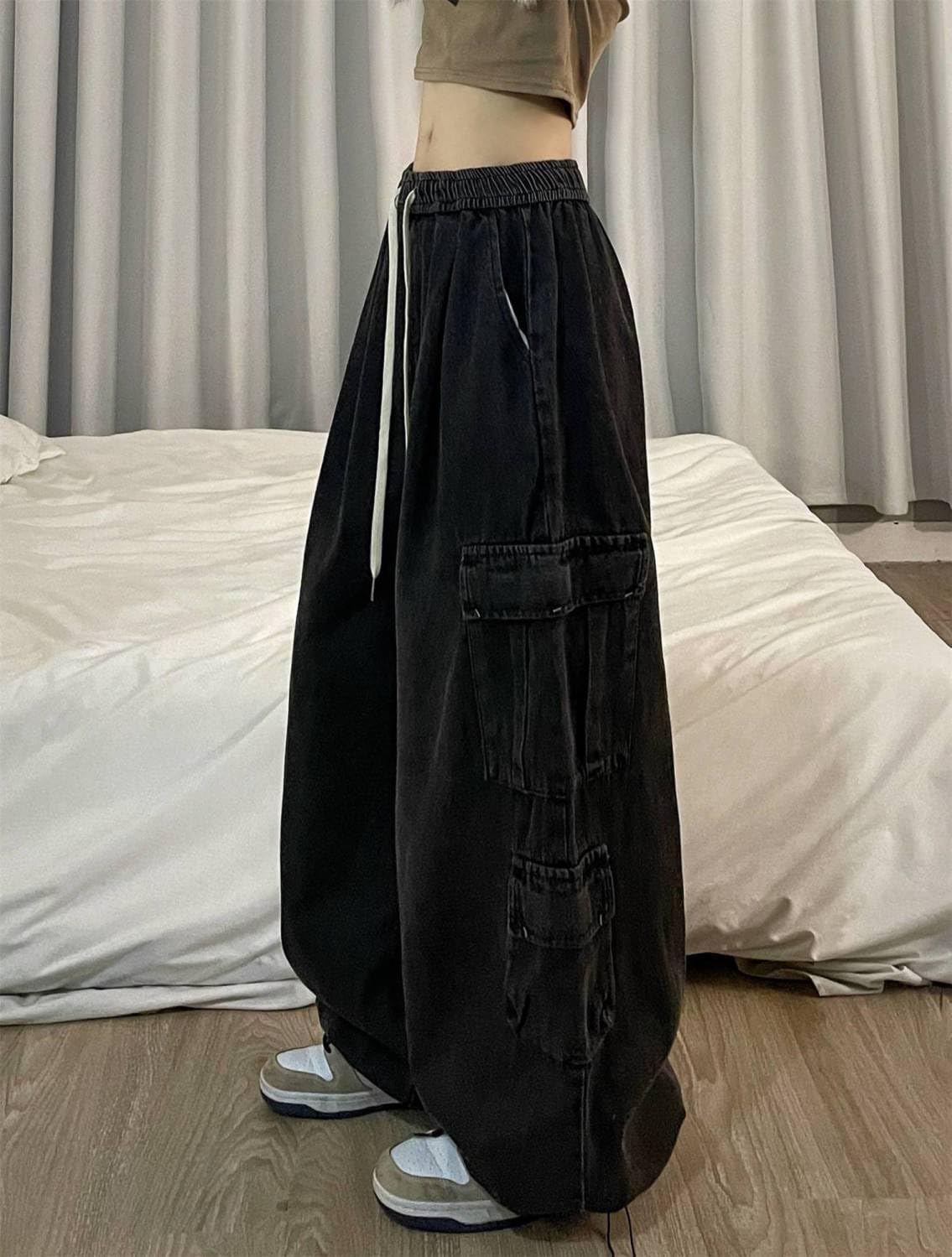 Women's Baggy Cargo Pants Y2K Style - Parachute Pants with Drawstring Waist, Wide Leg Jeans for Gothic Grunge & Hip Hop Streetwear | Perfect for Casual Outfits, Concerts and Urban Fashion