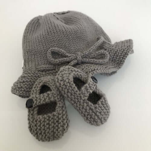 Stylish Brim Hat & Adorable Baby Mary Janes Set - Perfect for Newborn Photoshoots, Family Outings, and Special Occasions