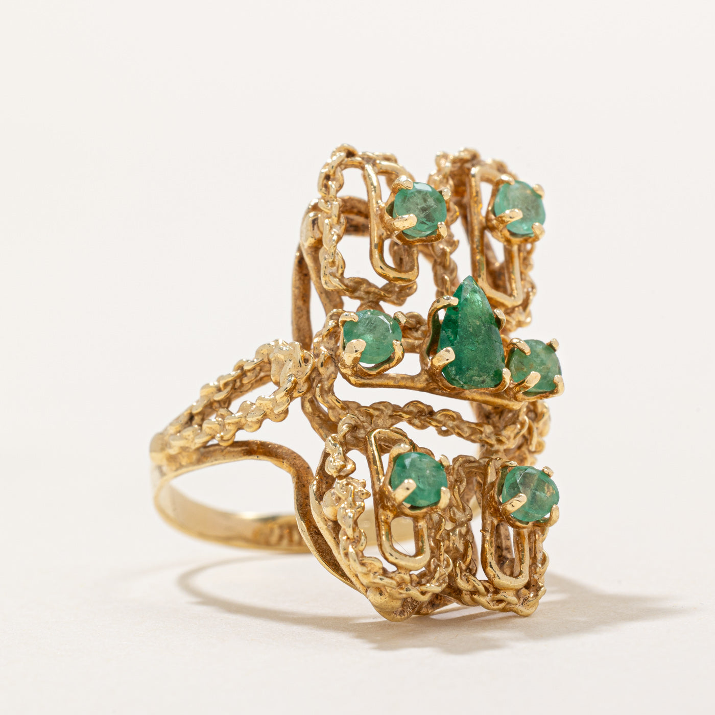 Emerald Cocktail Ring - 0.80 Carat Total Weight (CTW) - Size 7 - Elegant Green Gemstone Jewelry for Women - Perfect for Evening Parties, Weddings & Special Occasions
