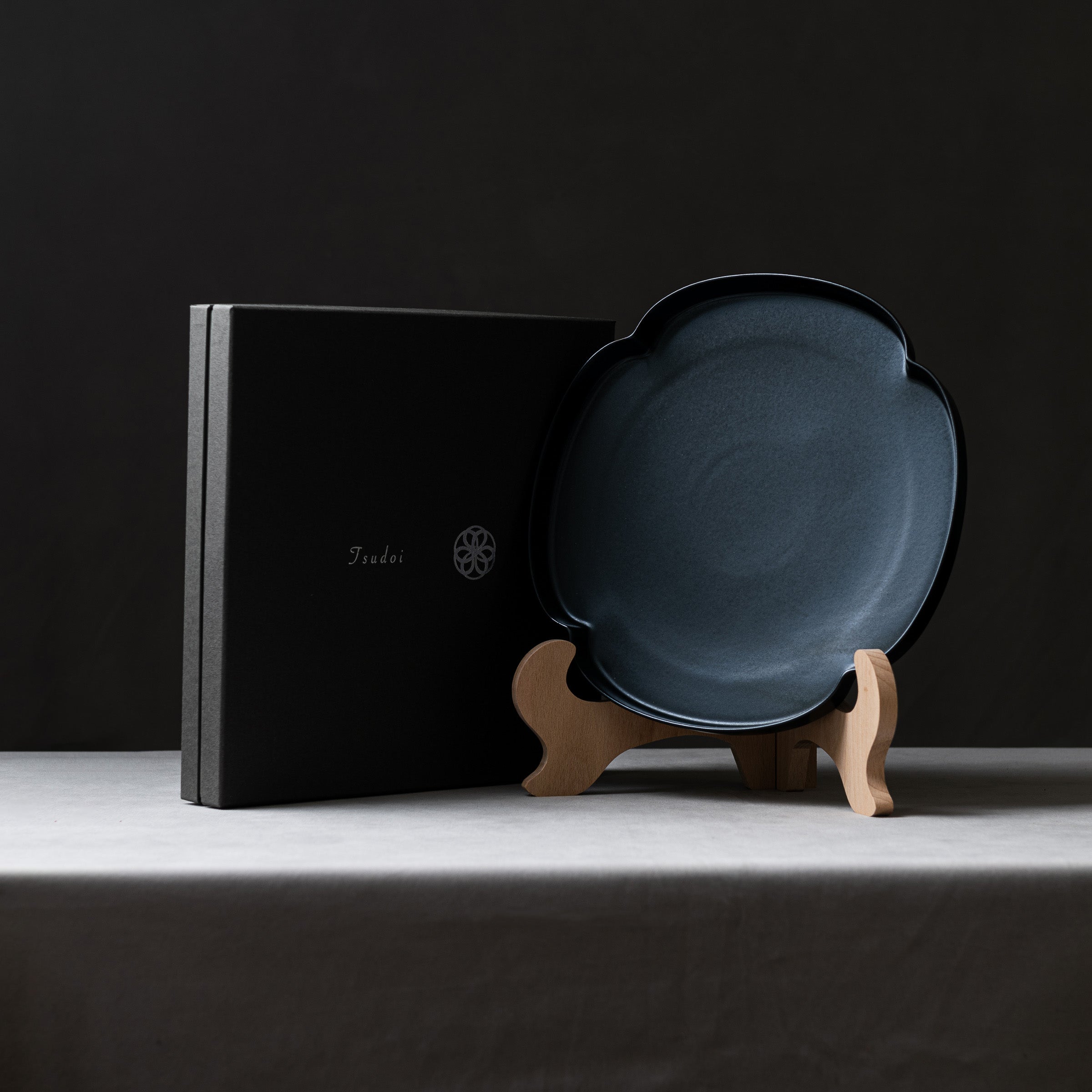 Tsudoi Shallow Plate - Clover & Matte Black Ceramic Dish for Sushi, Appetizers & Desserts | Elegant Japanese Tableware for Home Dining & Party Serving