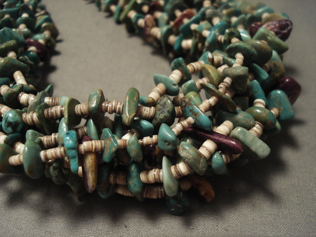 Vintage Navajo Native American Jewelry - 245 Gram Natural Green Turquoise & Spiny Oyster Shell Necklace for Women - Handmade Southwest Style Statement Piece for Boho Fashion, Festivals & Special Occasions