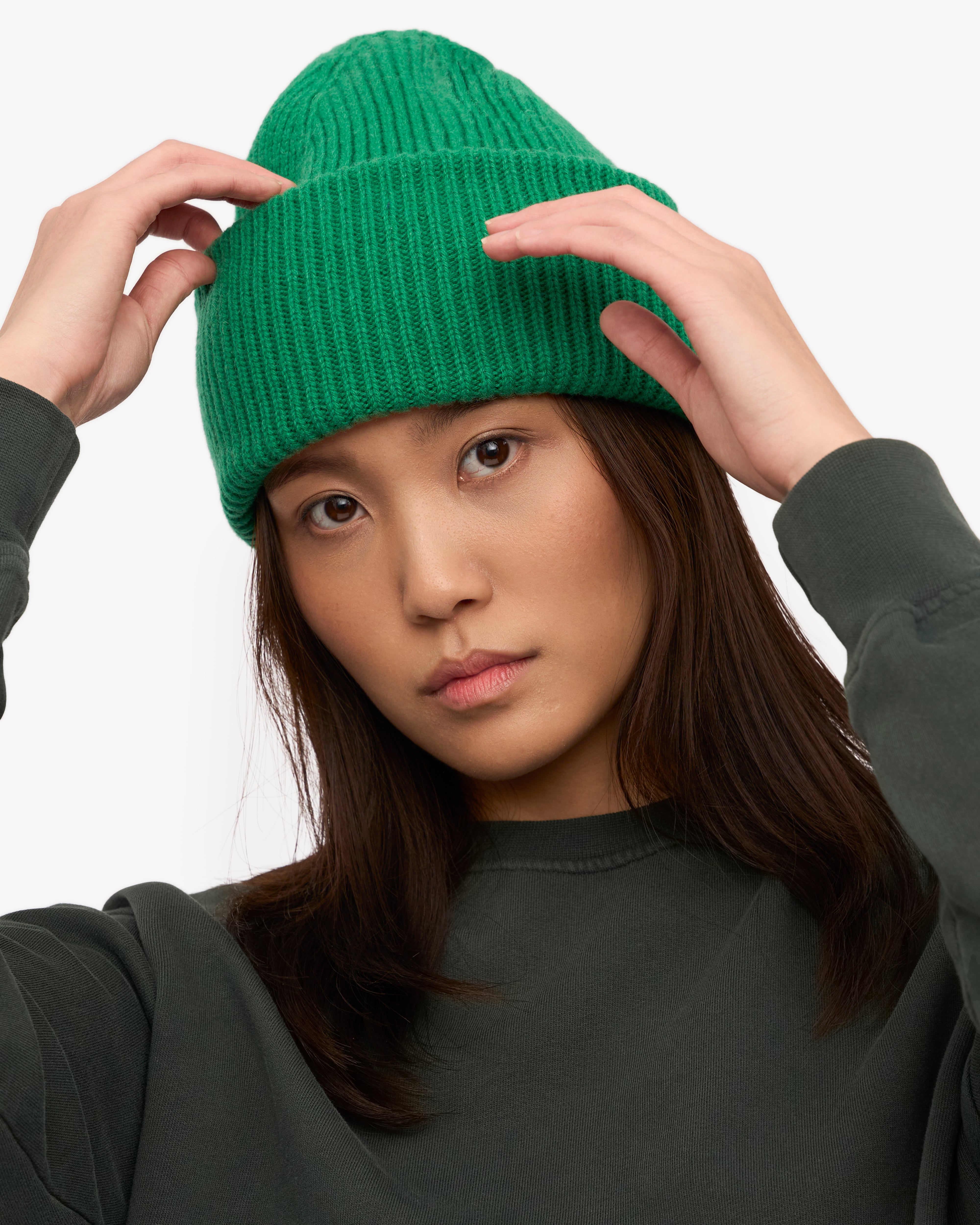 Premium Merino Wool Beanie Hat for Men & Women - Soft & Warm Kelly Green Winter Hat for Outdoor Activities, Skiing & Hiking