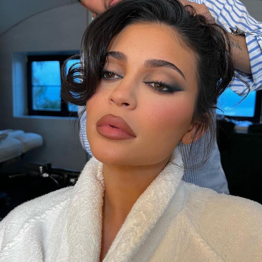 Kylie Matte Lip Kit & Iced Latte Lip Liner Set - Long Lasting Liquid Lipstick & Lip Liner Duo for Full Coverage Matte Finish | Perfect for Everyday Wear, Date Night & Special Occasions