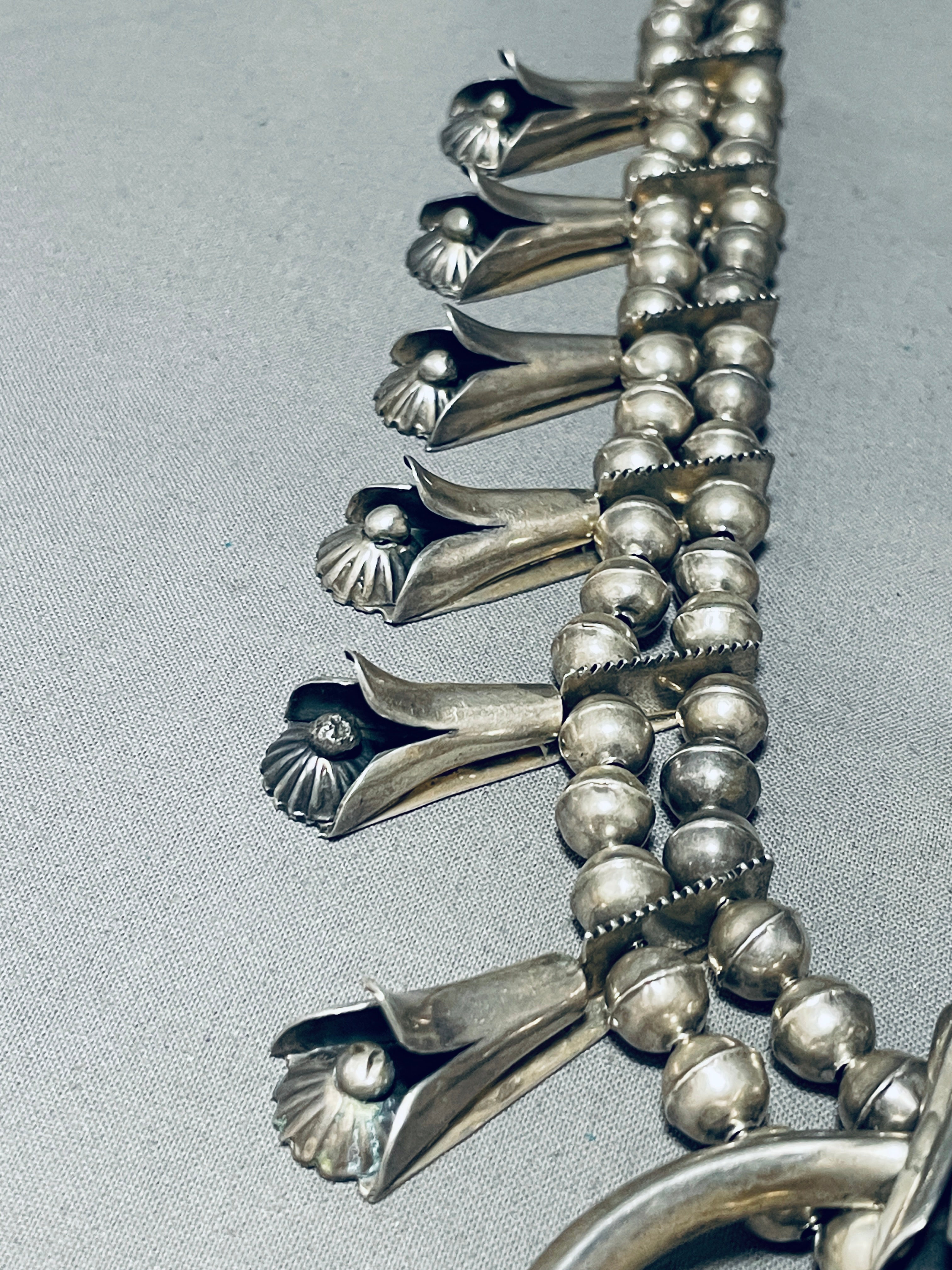 187 Grams Fab!! Vintage Native American Navajo All Sterling Silver Squash Blossom Necklace