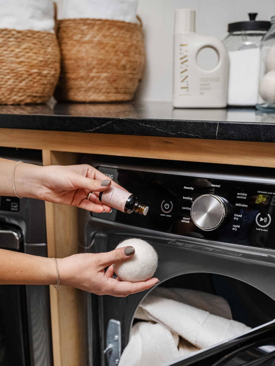 Natural Laundry Oil & Wool Dryer Balls Set - Eco-Friendly Fabric Softener & Static Reducer for Clothes | Perfect for Sensitive Skin & Sustainable Laundry Care