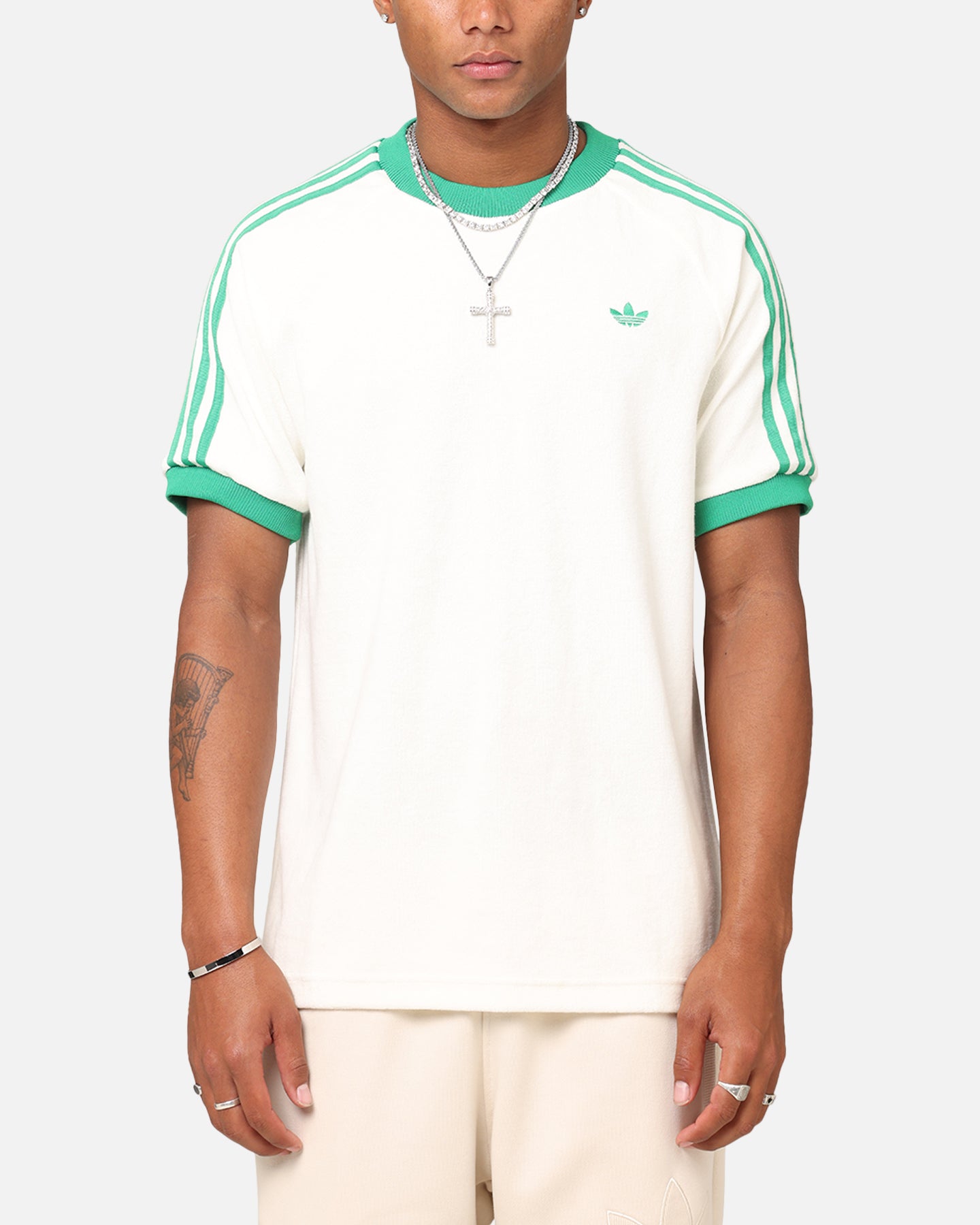 Adidas Originals 70's Vintage Cali T-Shirt for Men - Classic Off White Cotton Tee - Casual Streetwear & Retro Style Outfit