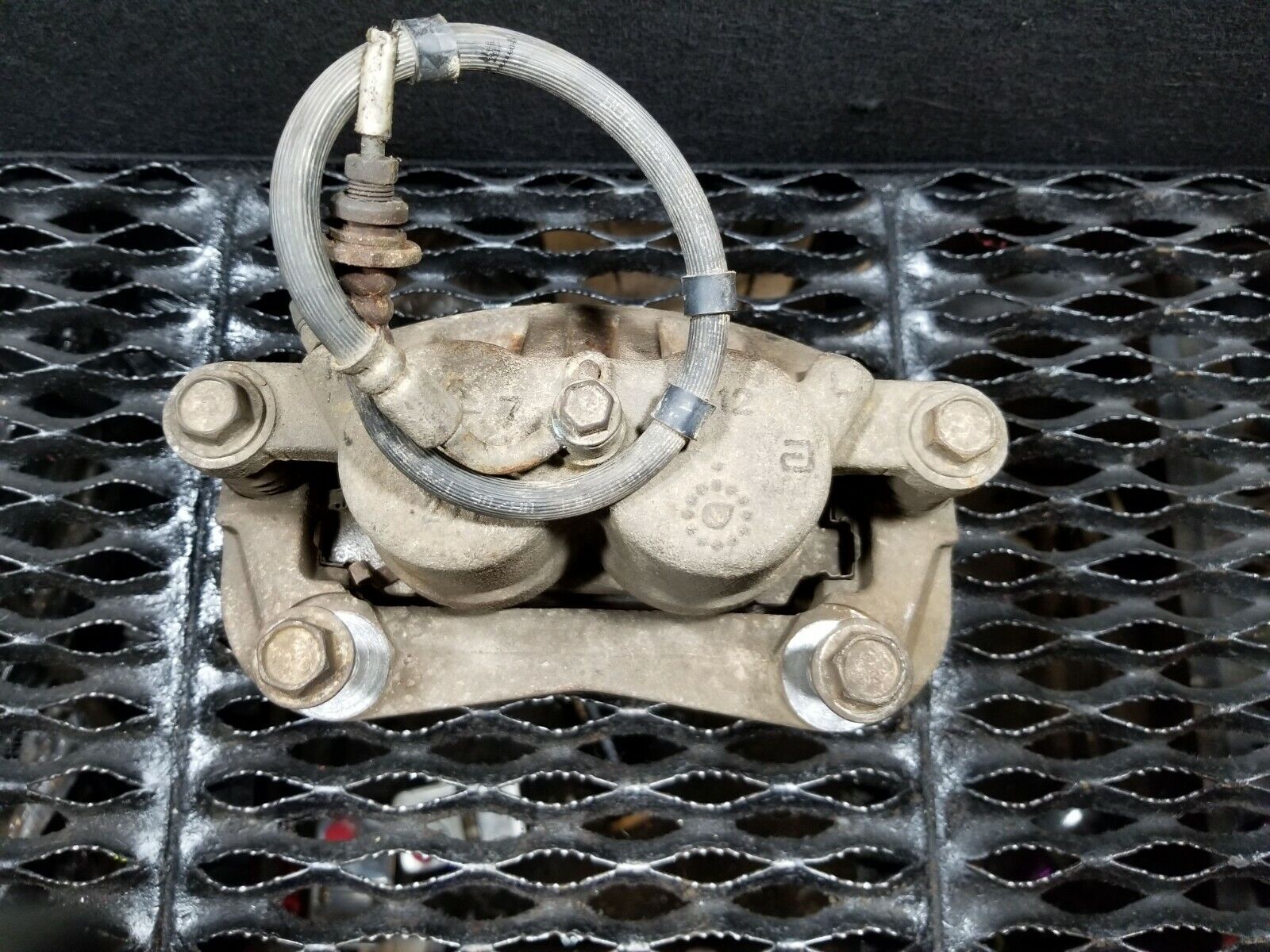 04-07 Infiniti QX56 Front Right Brake Caliper OEM Replacement - Perfect for Daily Commuting & Highway Driving