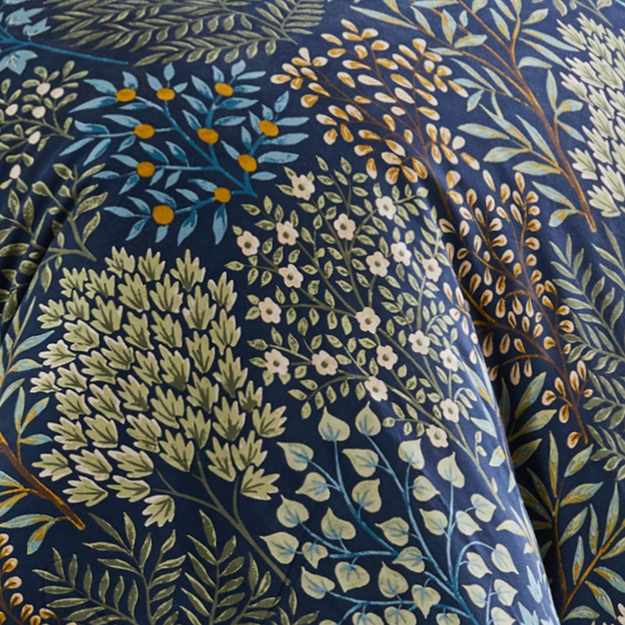Premium English Forest Duvet Cover Set - Queen Size Bedding with Pillowcases | Nature-Inspired Botanical Print for Cozy Bedroom Decor