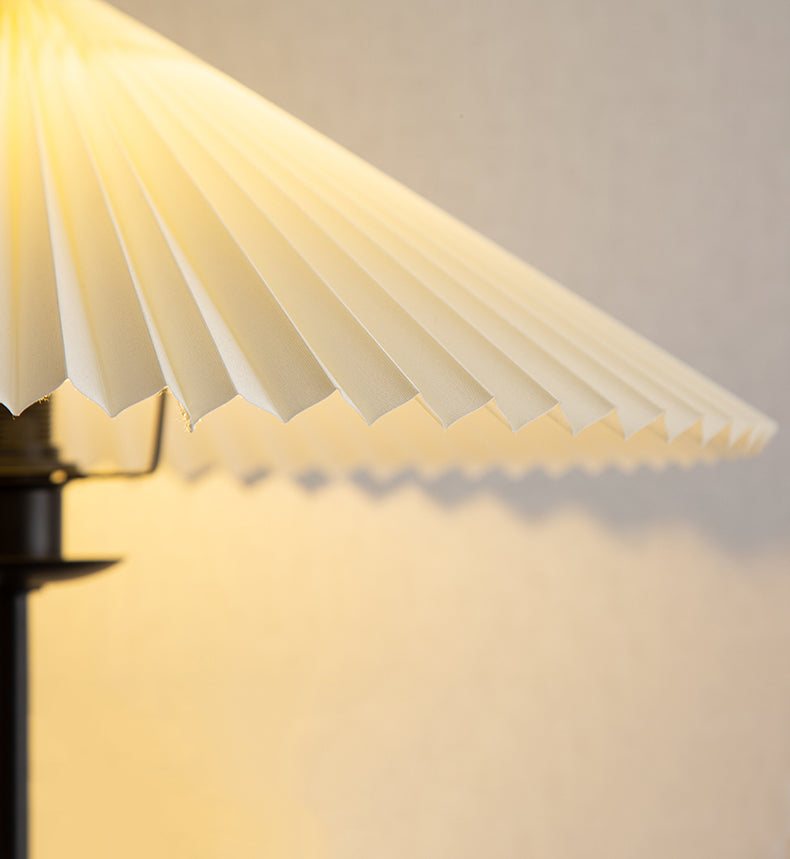Modern Squiggle Floor Lamp - Adjustable LED Standing Light for Living Room, Bedroom & Office - Stylish Home Decor Lighting for Reading & Relaxation
