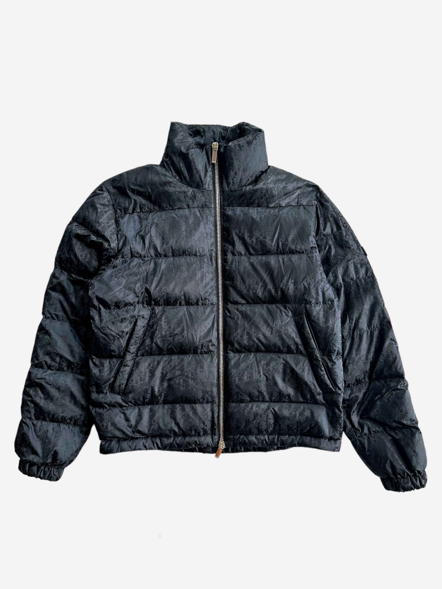 Dior Black Oblique Puffer Jacket for Women - Winter Warm Quilted Down Coat | Fashionable Outerwear for Cold Weather, Street Style & Luxury Fashion