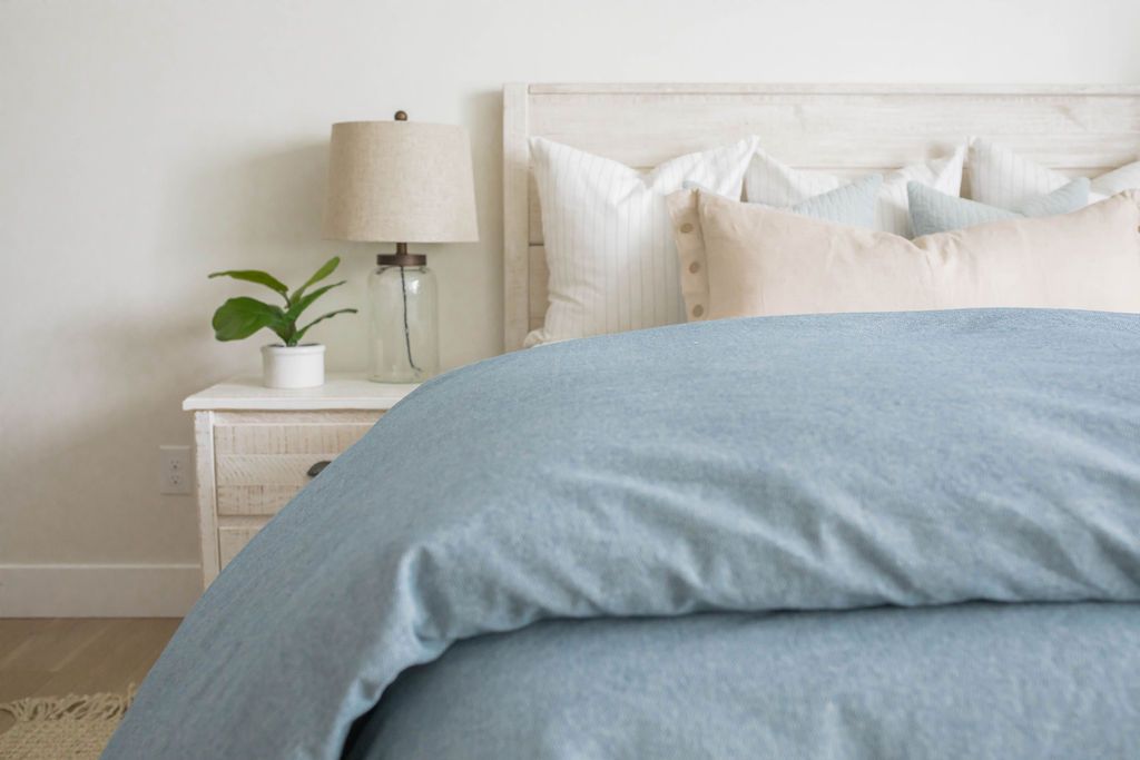 Premium Quinn Duvet Cover Set - Soft & Breathable Bedding for All Seasons - Perfect for Master Bedroom, Guest Room & Dorm Decor