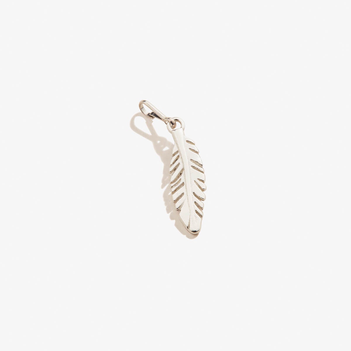 Elegant Feather Necklace Charm - Handmade Boho Jewelry for Women, Perfect for Festivals, Parties & Everyday Wear