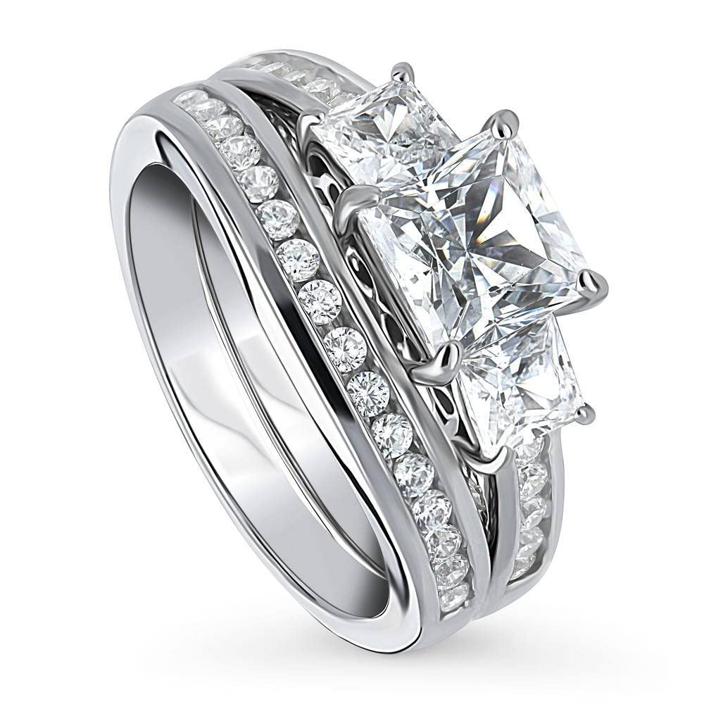 BERRICLE Sterling Silver 3-Stone Wedding Engagement Ring Set - 1.6 Carat Princess Cut Cubic Zirconia CZ Rings for Women - Rhodium Plated Size 4-10 - Perfect for Proposals, Anniversaries & Special Occasions