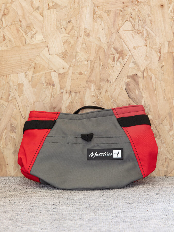 Metolius Dustbin Bouldering Bucket - Chalk Bag for Rock Climbing & Bouldering - Perfect for Gym Training & Outdoor Adventures