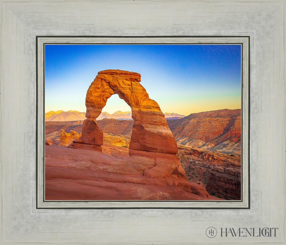 Delicate Arch Utah - Stunning Natural Sandstone Formation for Hiking & Photography | Perfect for Outdoor Adventures & Travel Souvenirs