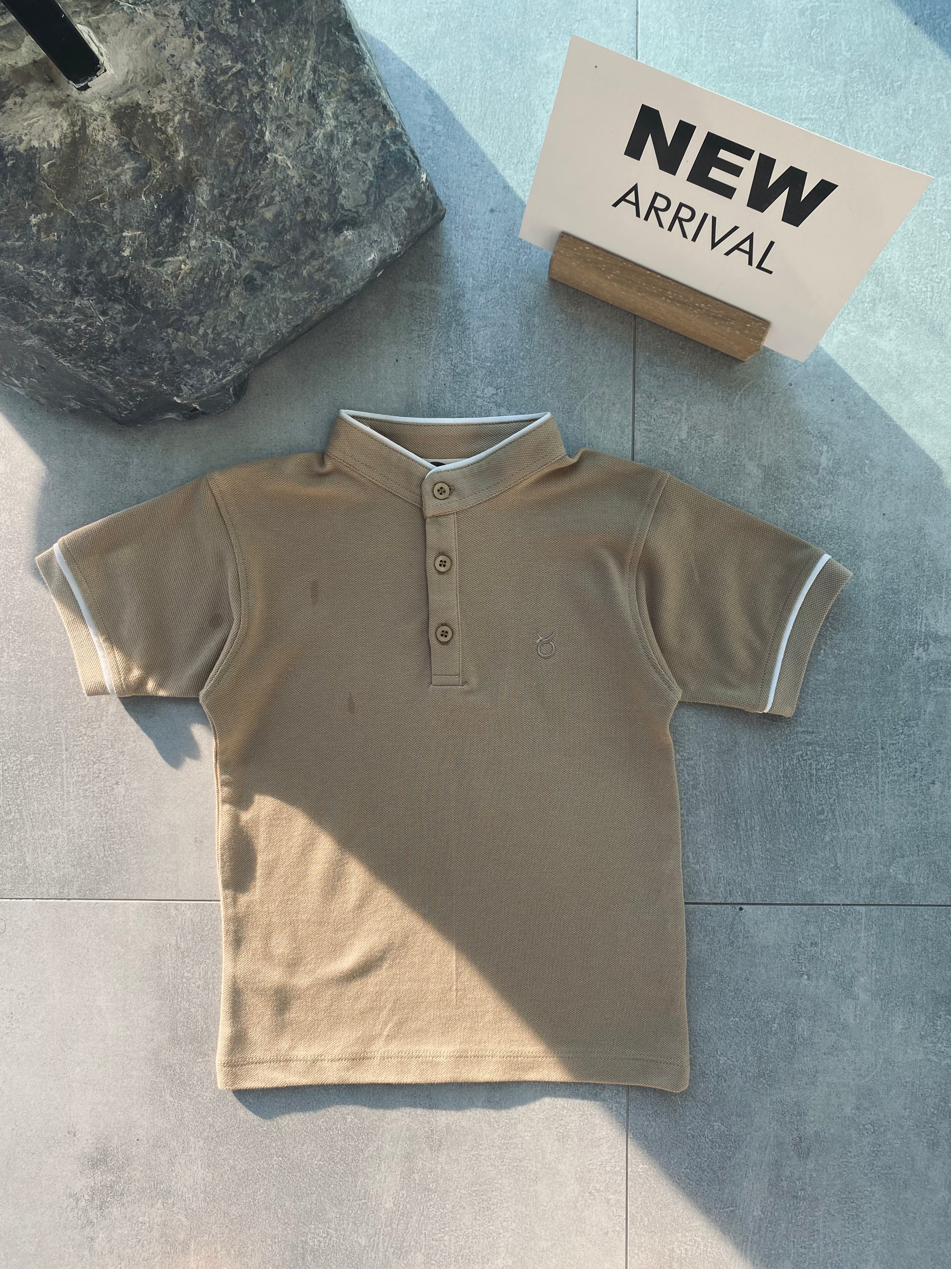 Genç Jude Yaka Tişört - Stylish Round Neck T-Shirt for Men & Women | Trendy Casual Wear for Everyday Outfits, Street Fashion, and Weekend Looks