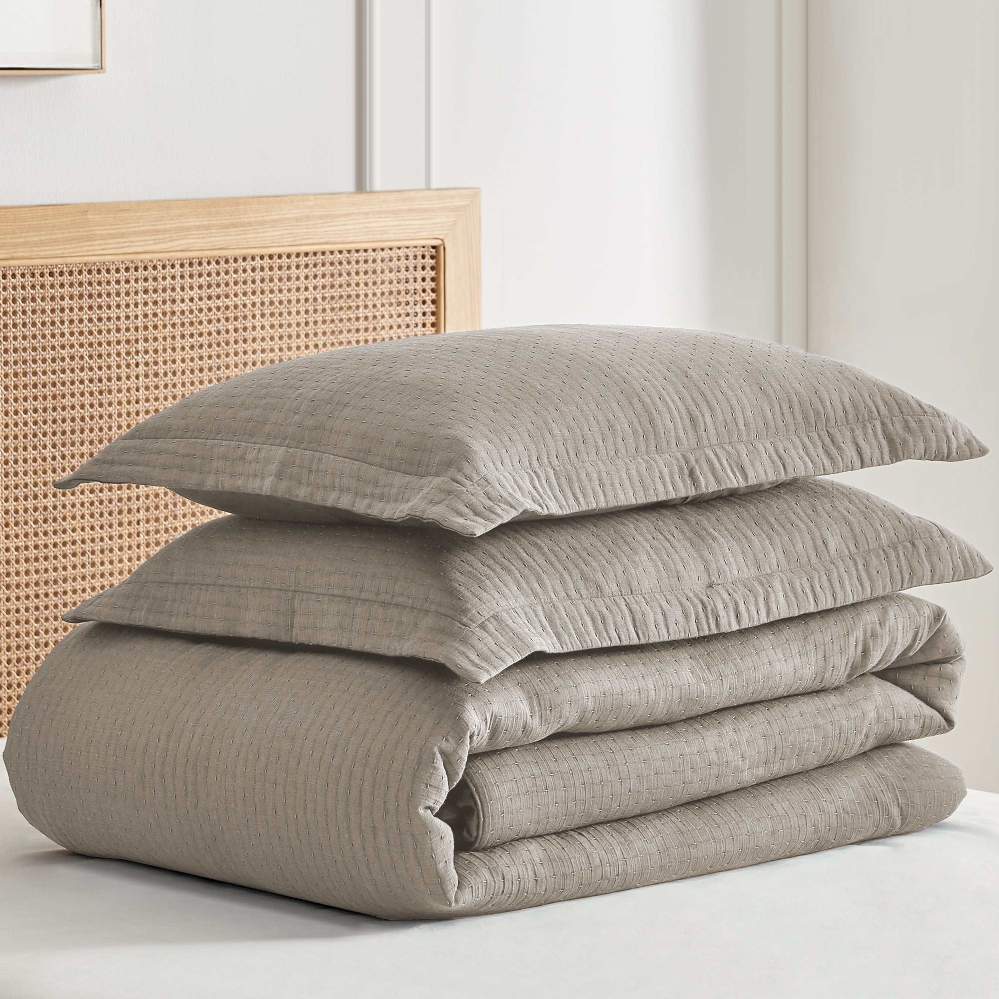 Reedeluxe Premium Muslin Comforter Set - Ultra Soft Breathable Bedding for All Seasons | Perfect for Nursery, Guest Room & Master Bedroom Decor