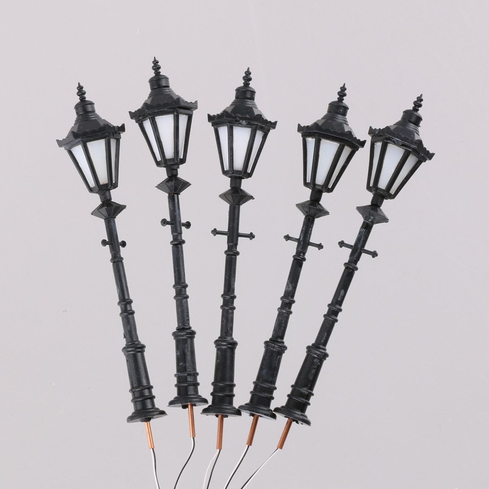 10PCS 1:25 Scale LED Courtyard Lamps - Miniature Street Lights for Model Railways & Train Sets - Perfect for Dioramas, Christmas Villages & Landscape Scenes