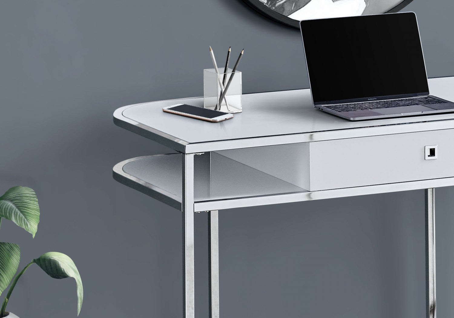 Davro White Modern Office Desk - Stylish & Durable Workspace Solution for Home & Business