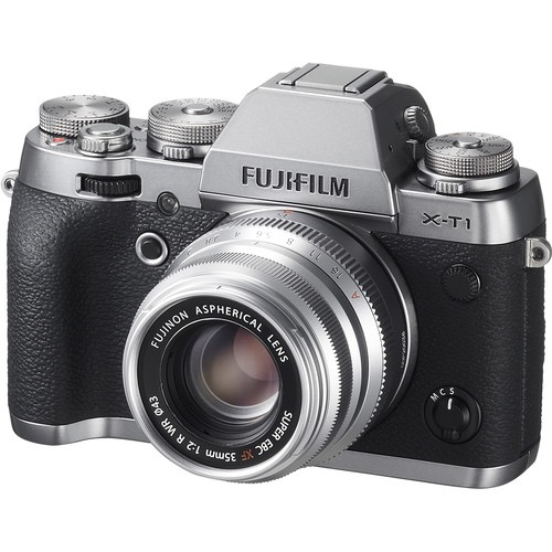 Fujifilm Fujinon XF 35mm f/2 R WR Prime Lens (Silver) - Compact Weather-Resistant Portrait & Street Photography Lens for Fujifilm X-Mount Cameras