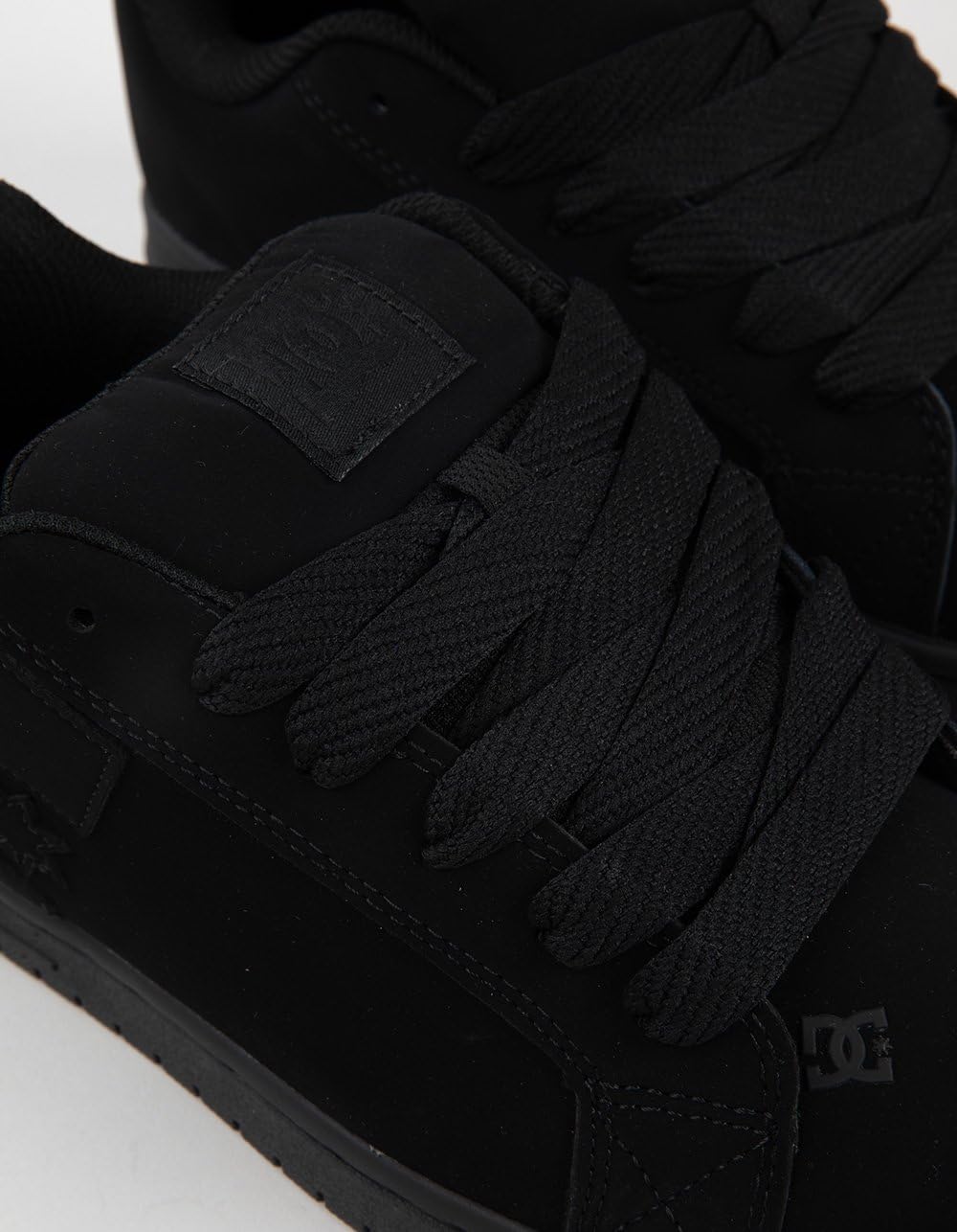 DC SHOES Court Graffik Skate Shoes for Men & Women - Lightweight Comfortable Sneakers for Skateboarding, Streetwear & Casual Wear