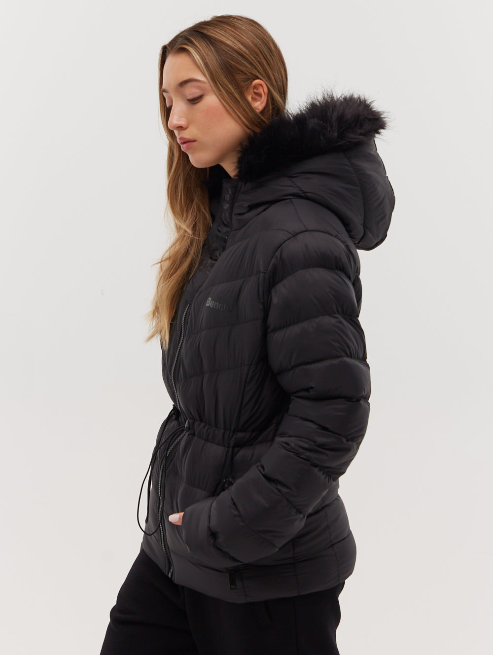 Stylish Inken Hooded Puffer Jacket for Women - Winter Warm Quilted Coat with Detachable Hood - Perfect for Outdoor Activities, Skiing & Cold Weather Fashion