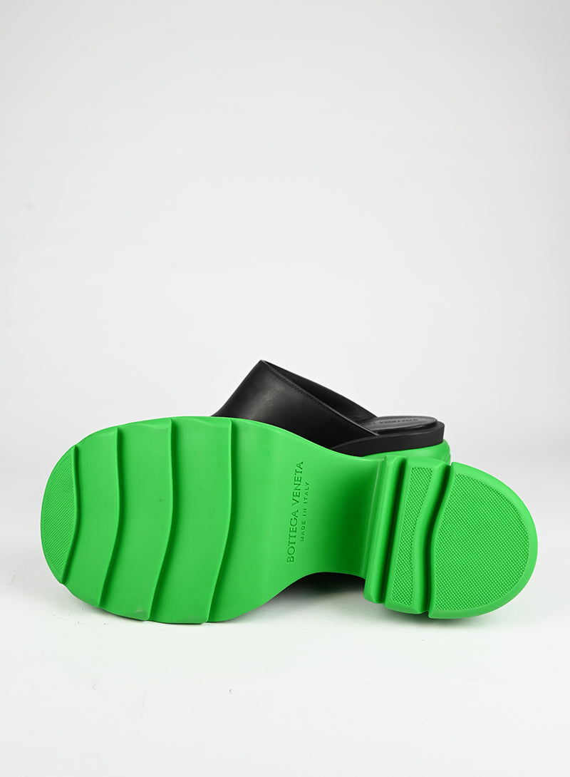 Bottega Veneta Black and Green Leather Mules Women's Size 39 - Perfect for Casual Outings and Office Wear