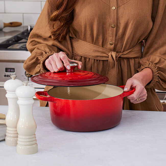 Le Creuset 5.3 Quart Round Dutch Oven - Enameled Cast Iron Cookware with Lid, Sage Green - Perfect for Braising, Stewing, Baking & Slow Cooking