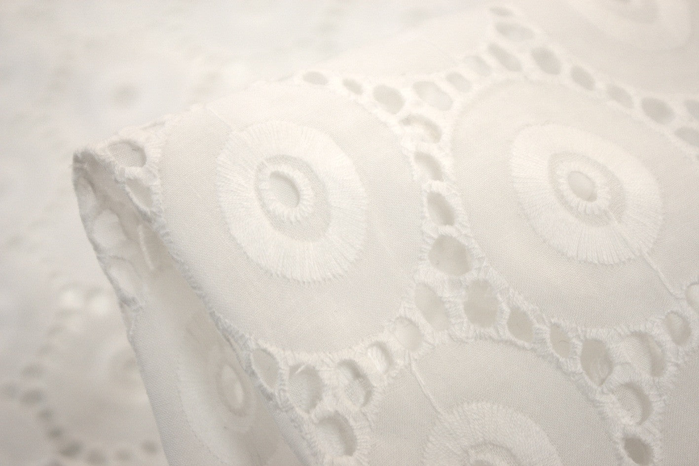 Anglaise Circles White Lace Fabric - Elegant & Timeless for Wedding Dresses, Curtains & Home Decor