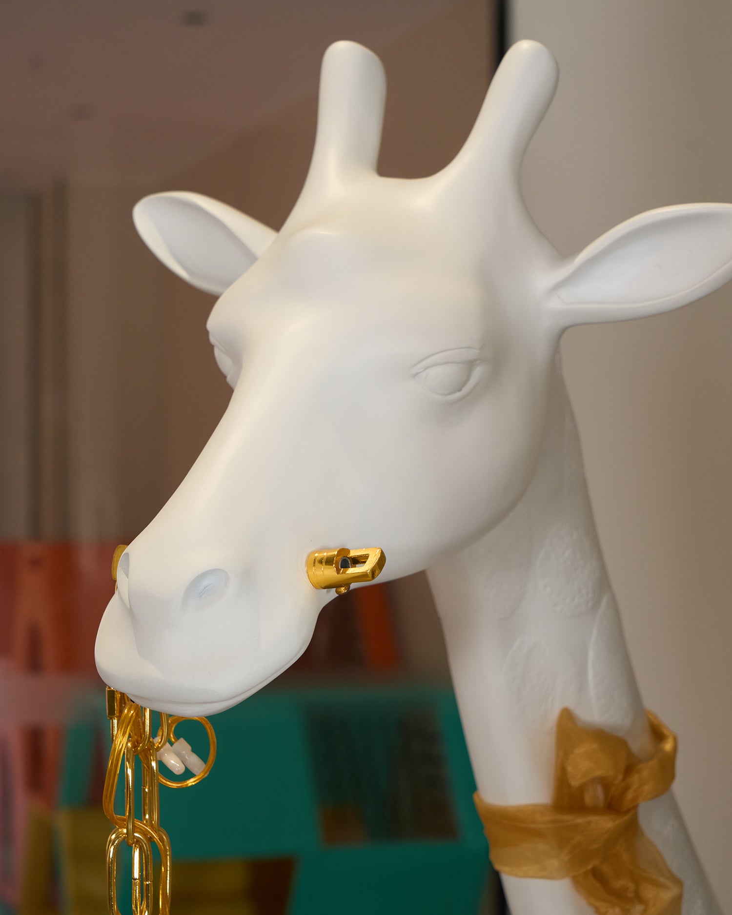 Modern Giraffe Sculpture Floor Lamp - Handcrafted Metal Animal Lamp for Living Room, Bedroom, Nursery Decor - Unique Standing Light for Home, Office, or Gift Idea